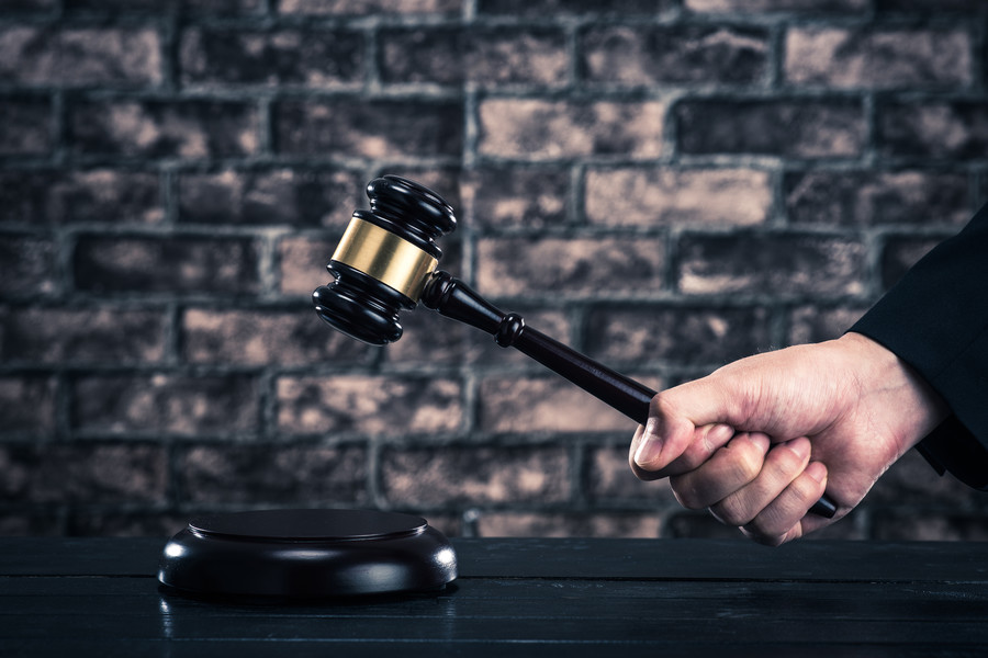 上海律師事務(wù)所視角下的電商平臺(tái)假貨問(wèn)題